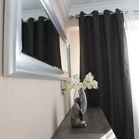 شقة Stylish 2 Flat 50 Meters To The *