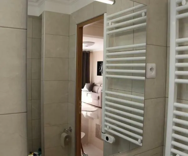 Stylish 2 Flat 60 Meters To The ניס