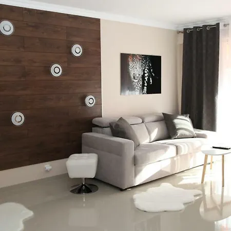 Stylish 2 Flat 60 Meters To The