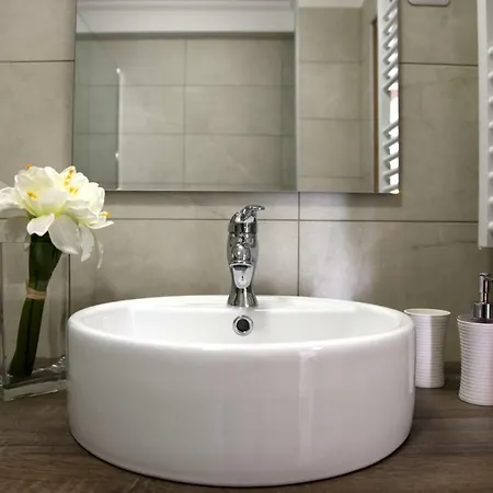 Stylish 2 Flat 60 Meters To The