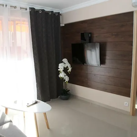 Stylish 2 Flat 60 Meters To The