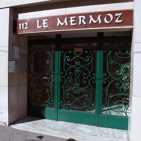 Stylish 2 Flat 60 Meters To The